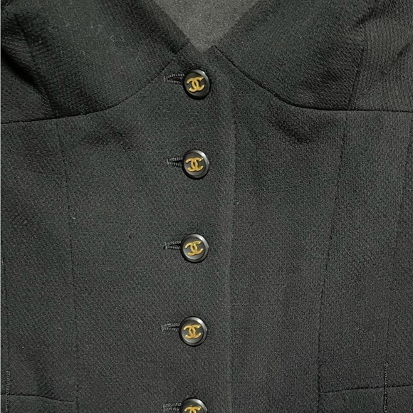 Two buttons - Picture 2 of 3